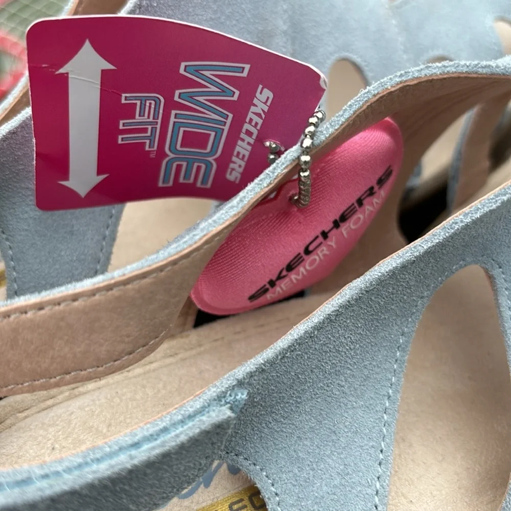 Skechers Memory foam Light Gray-blue‎ Suede Wedge Heel Sandals Size 9.5 W
